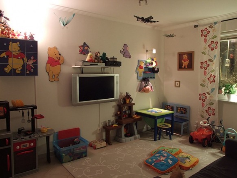 Room (4)